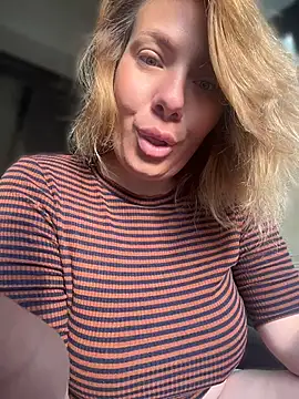 emmasweett11 online show from July 5, 2026, 3:56 am