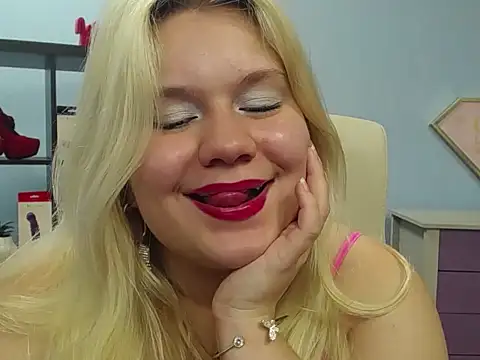 Snapshot of samantha_darling chatting on October 21, 2025, 1:23 pm samantha darling online show from October 21, 2025, 1:23 pm