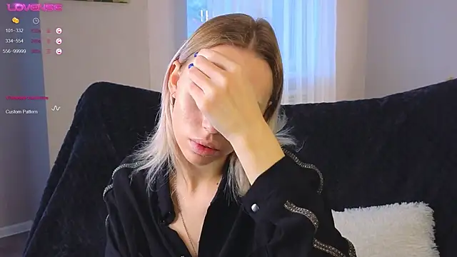 NyxaThorn online show from October 6, 2025, 2:36 pm