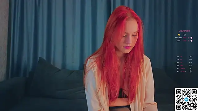 Snapshot of GildedKitten chatting on October 10, 2025, 6:29 pm GildedKitten online show from October 10, 2025, 6:29 pm