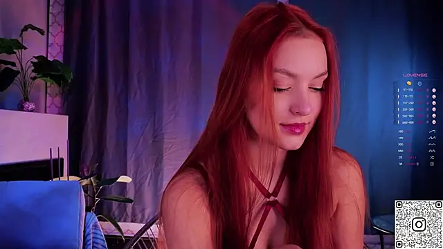 Snapshot of GildedKitten chatting on November 9, 2025, 6:50 pm GildedKitten online show from November 9, 2025, 6:50 pm