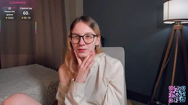 SharylSmalt online show from February 6, 2026, 1:10 am