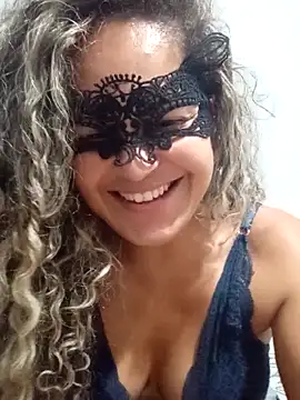 RaphinhaSanches online show from October 4, 2025, 2:37 pm