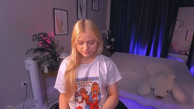 Snapshot of Millie_Vanillies chatting on September 12, 2025, 2:28 pm Millie Vanillies online show from September 12, 2025, 2:28 pm