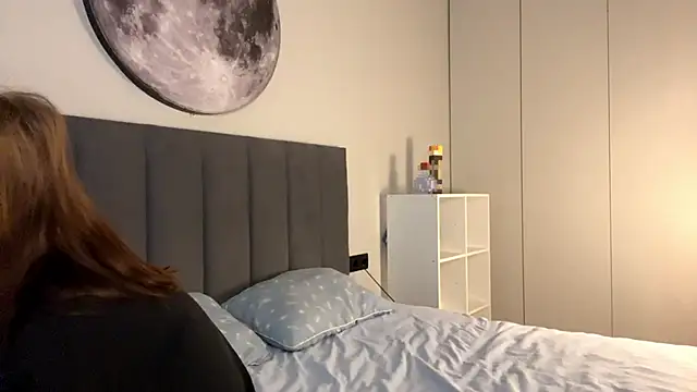 EllieDream online show from September 17, 2025, 7:10 am