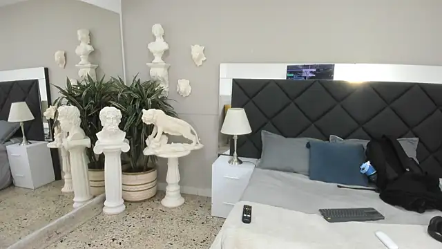 emilio brandon online show from December 1, 2025, 9:47 am