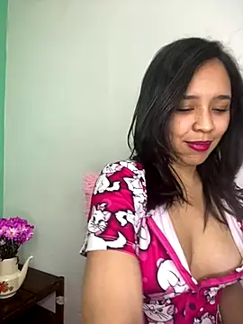 Esmeraldagh  online show from October 8, 2025, 1:31 pm