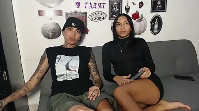 ParisAndVi online show from October 26, 2025, 2:50 am