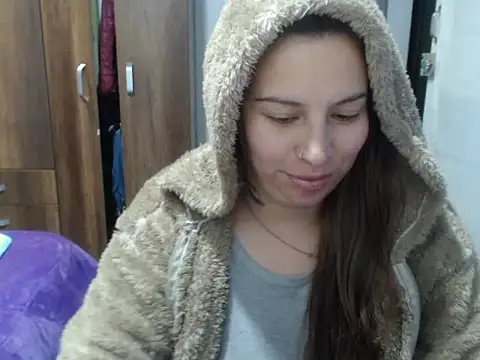 cloequeen15 online show from October 23, 2025, 8:07 pm