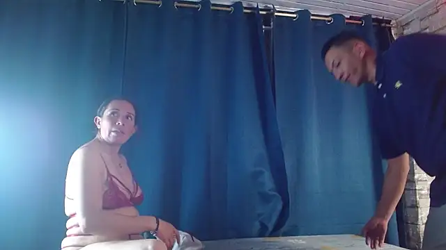 mollyandsam303av online show from March 23, 2026, 3:10 am