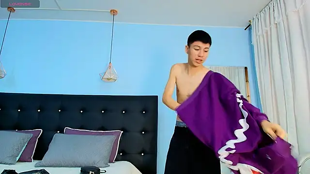 Abraham horny18 online show from September 8, 2025, 8:19 pm