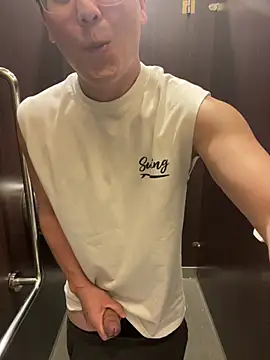 maxime0928 online show from April 19, 2026, 1:10 pm