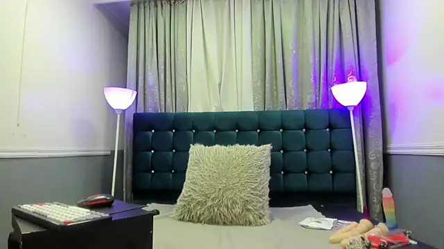 Oriana Jhonson online show from July 15, 2026, 12:49 am