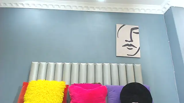 LoloQueen5 online show from January 19, 2026, 2:15 am