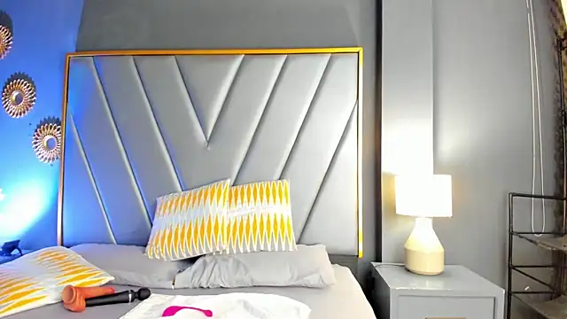 becca scotts online show from October 5, 2025, 12:42 am