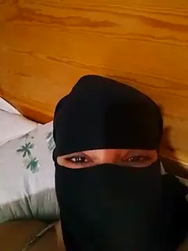 Snapshot of Forla-40 chatting on October 22, 2025, 7:19 am Forla-40 online show from October 22, 2025, 7:19 am