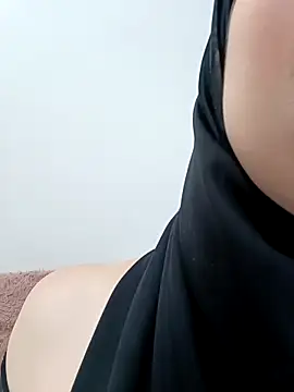 jamila zair online show from April 9, 2026, 3:39 pm