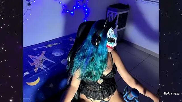 Snapshot of bluesubmissive chatting on May 28, 2026, 2:09 am bluesubmissive online show from May 28, 2026, 2:09 am