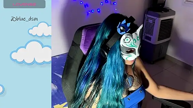 bluesubmissive online show from July 28, 2026, 2:13 pm