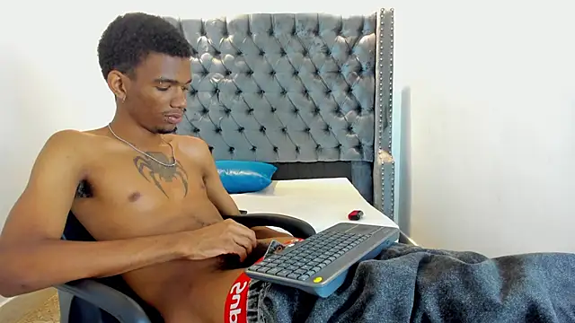 Snapshot of nero_reyd chatting on February 3, 2026, 7:30 pm nero reyd online show from February 3, 2026, 7:30 pm