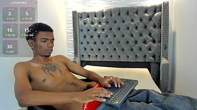 Snapshot of nero_reyd chatting on February 18, 2026, 7:32 pm nero reyd online show from February 18, 2026, 7:32 pm