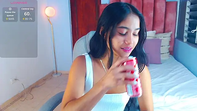 Snapshot of Milaa_Star_ chatting on October 15, 2025, 3:28 am Milaa Star online show from October 15, 2025, 3:28 am