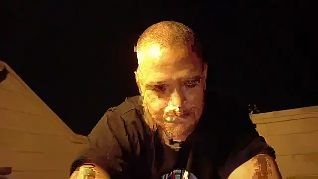 Snapshot of Dallasbest214 chatting on October 16, 2025, 4:02 am Dallasbest214 online show from October 16, 2025, 4:02 am