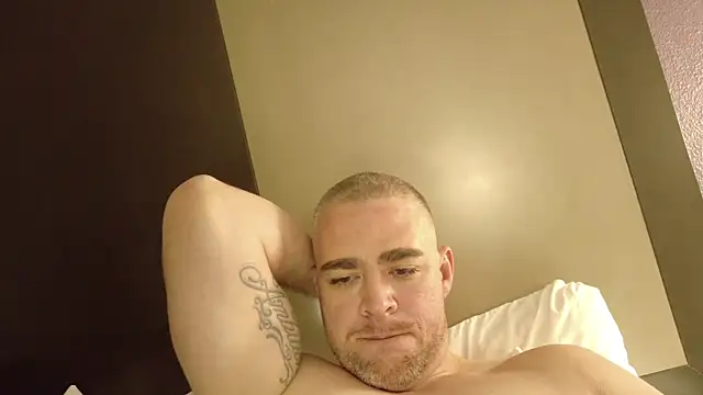 Snapshot of Dallasbest214 chatting on October 31, 2025, 7:42 am Dallasbest214 online show from October 31, 2025, 7:42 am