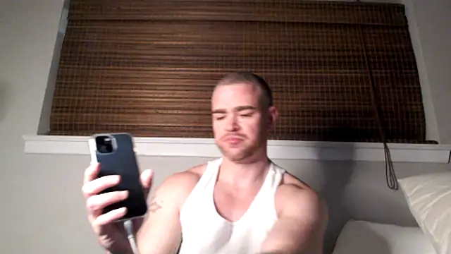 Snapshot of Dallasbest214 chatting on November 9, 2025, 7:28 am Dallasbest214 online show from November 9, 2025, 7:28 am