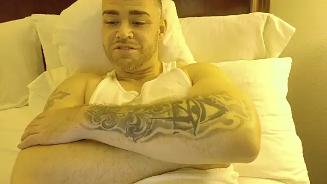 Snapshot of Dallasbest214 chatting on November 30, 2025, 10:08 am Dallasbest214 online show from November 30, 2025, 10:08 am