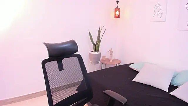 kylerose07 online show from October 11, 2025, 4:01 am