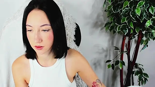 EileenMoores online show from September 10, 2025, 6:02 am