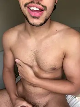 Snapshot of ravisex2 chatting on February 3, 2026, 4:43 am ravisex2 online show from February 3, 2026, 4:43 am