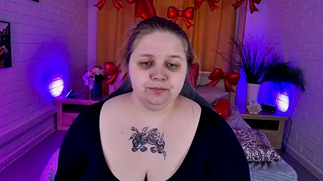 Snapshot of SladaDell chatting on February 15, 2026, 9:19 am SladaDell online show from February 15, 2026, 9:19 am