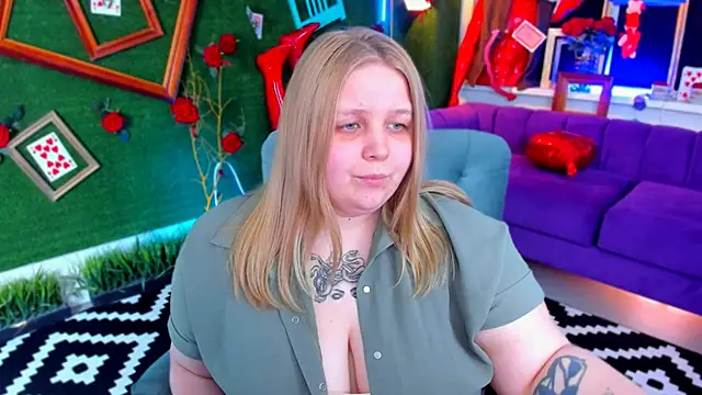 Snapshot of SladaDell chatting on February 25, 2026, 2:37 pm SladaDell online show from February 25, 2026, 2:37 pm