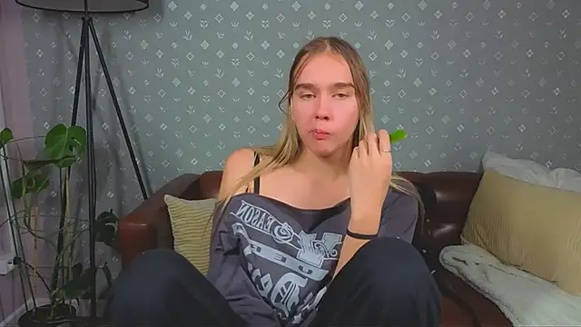 Vel1ka online show from October 8, 2025, 11:52 am