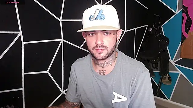 nicolastorres99 online show from November 5, 2025, 3:50 am