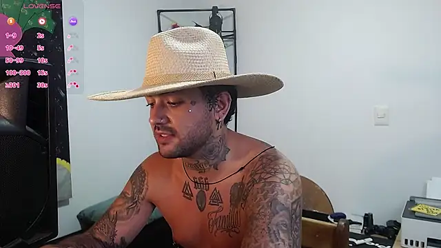 nicolastorres99 online show from December 19, 2025, 4:08 am