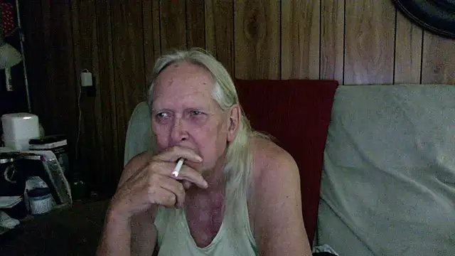 Snapshot of OldLadySara chatting on July 14, 2026, 12:57 am OldLadySara online show from July 14, 2026, 12:57 am
