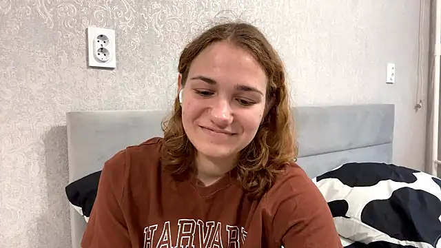 SunPunnyGirl online show from September 20, 2025, 5:08 am