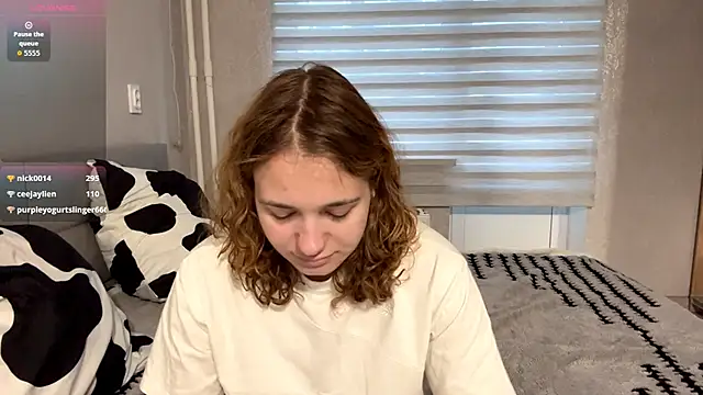 SunPunnyGirl online show from September 23, 2025, 5:43 am