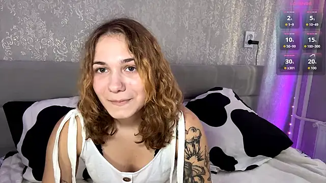 SunPunnyGirl online show from September 29, 2025, 7:46 am