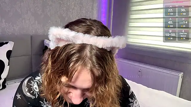 SunPunnyGirl online show from October 5, 2025, 8:01 am