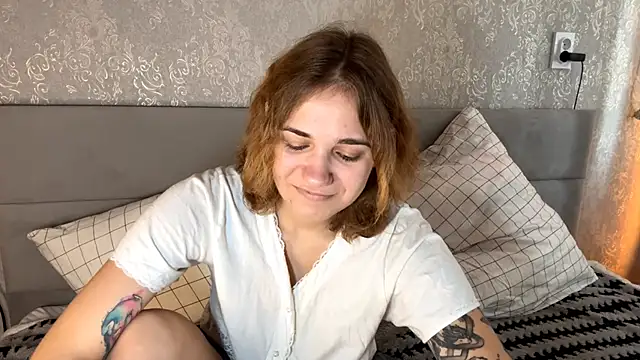 SunPunnyGirl online show from October 19, 2025, 8:15 am