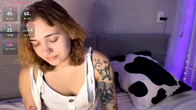 SunPunnyGirl online show from October 24, 2025, 7:05 am