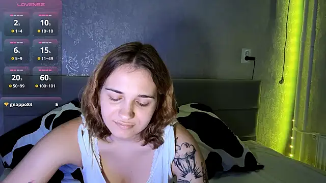 SunPunnyGirl online show from October 25, 2025, 2:13 pm