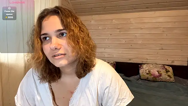 SunPunnyGirl online show from November 6, 2025, 7:53 am