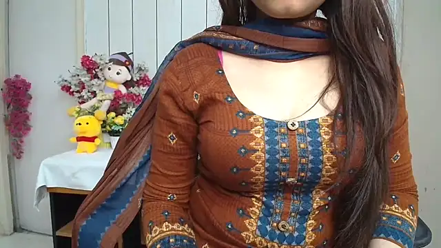 Snapshot of ruby100 chatting on February 26, 2026, 5:39 am ruby100 online show from February 26, 2026, 5:39 am