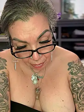 dieseldame1313 online show from March 28, 2026, 2:55 am