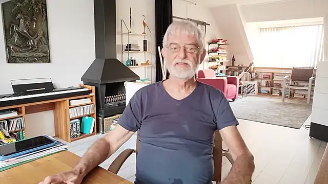 Snapshot of ewaldwillems99 chatting on July 5, 2026, 4:30 am ewaldwillems99 online show from July 5, 2026, 4:30 am